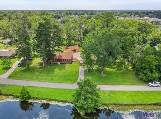 8484 Lake Park Dr, Denham Springs, LA 70726