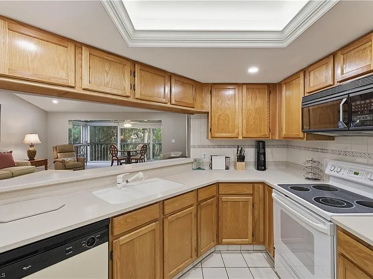 5899 Chanteclair Dr #222 — Photo 7