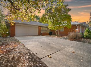 901 Randall Dr, Normal, IL 61761