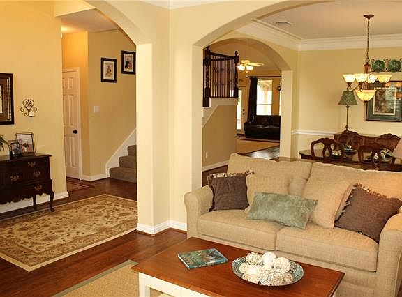 5th image of 8905 Bear Creek Dr