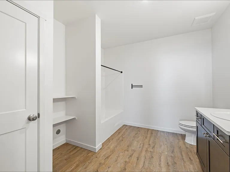 Columbia River Walk Apartments — Photo 93