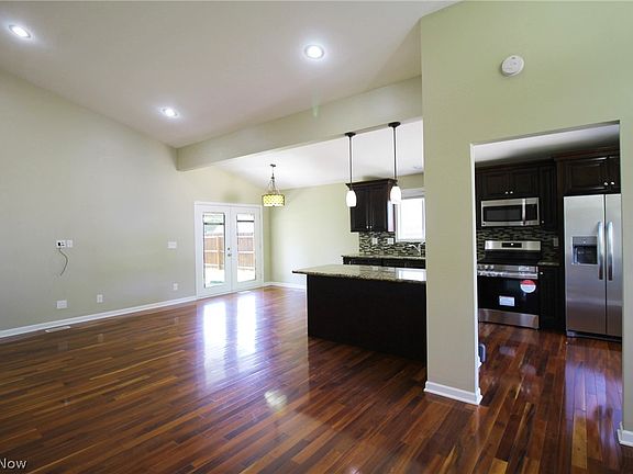 3rd image of 23863 Delmere Dr
