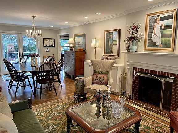 4th image of 3405 Lansdowne Dr