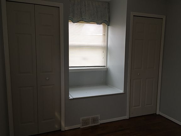 4th image of 32408 Leelanau St