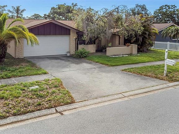 3rd image of 107 COUNTRY VILLAS DRIVE
