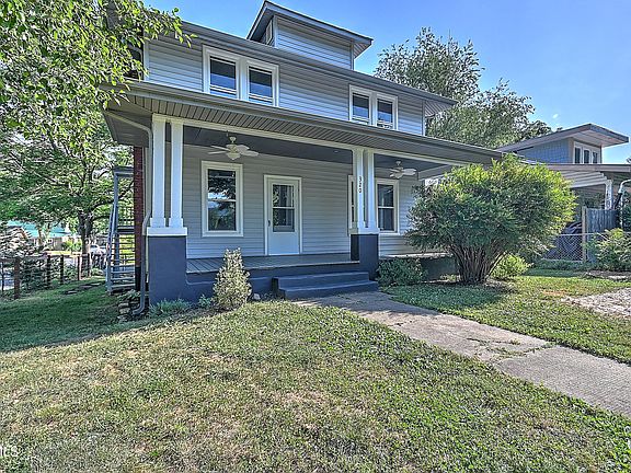 3rd image of 320 Lamont St