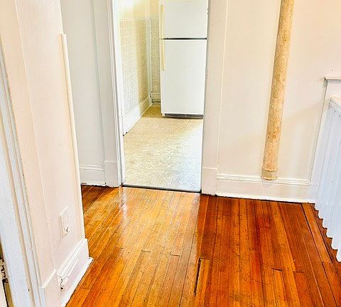 5th image of 2210 Memorial Ave APT B