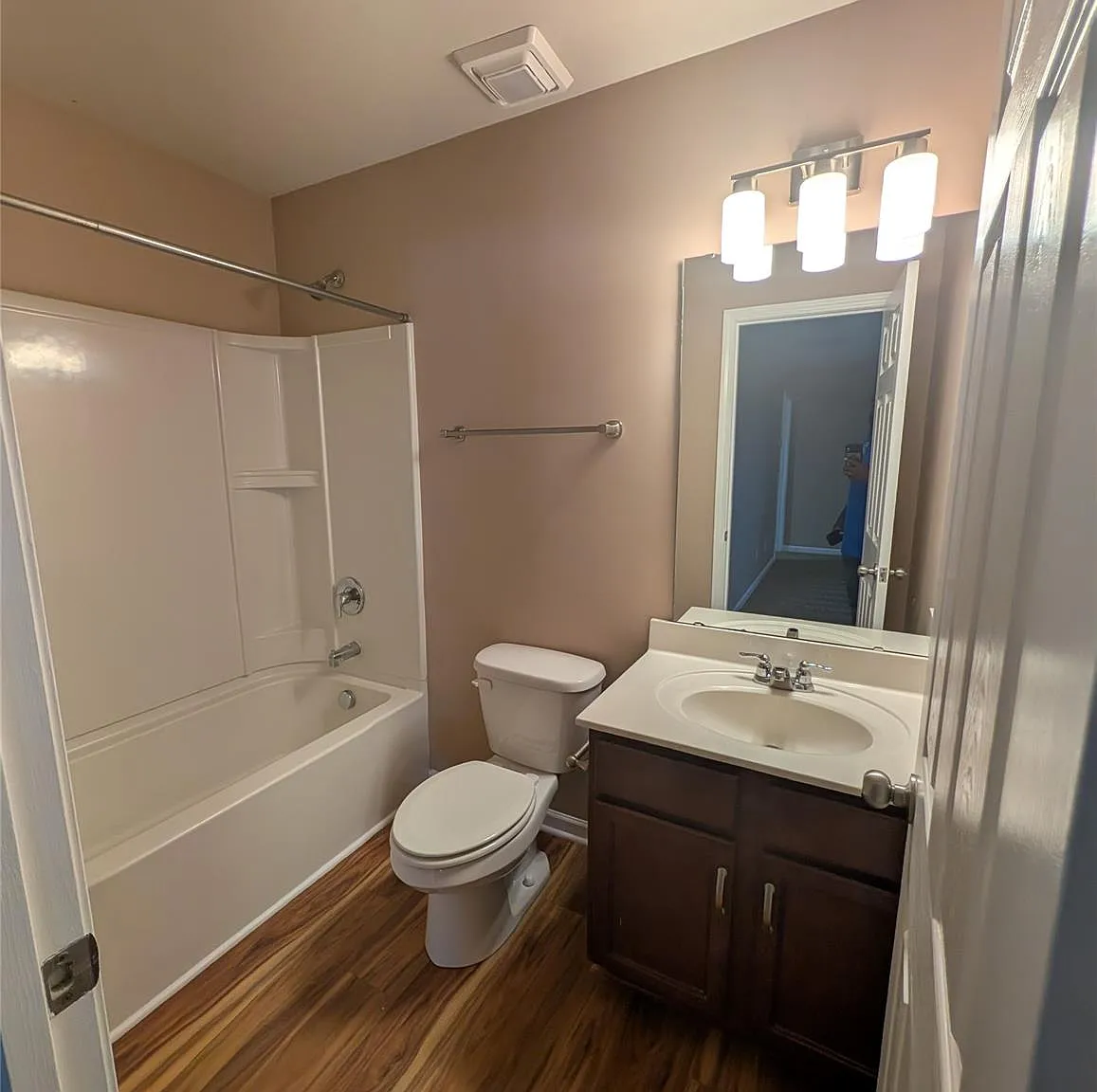 4 bed, 3.0 bath, $2,200 — Photo 4