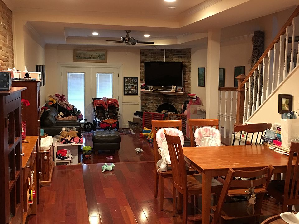 2nd image of 629 3rd St NE