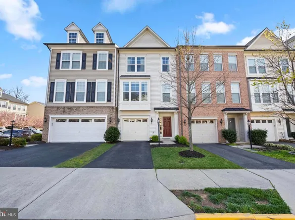 11903 Waterton Lake Ln, Bristow, VA 20136