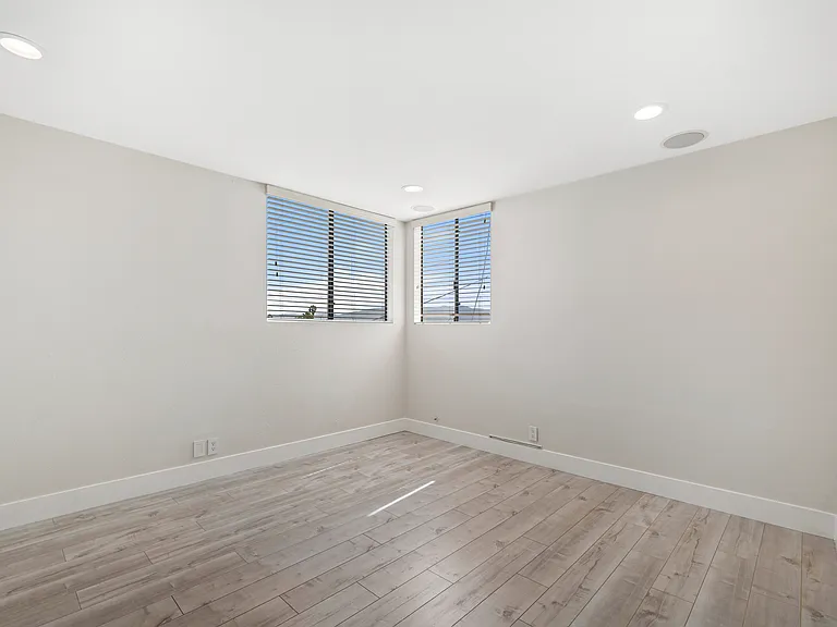 1227 N Brand Blvd #7 — Photo 12