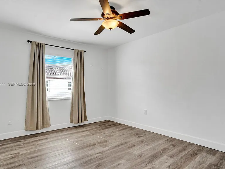 20985 SW 84th Ave — Photo 25