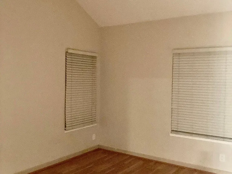 1900 Stratton Cir — Photo 19