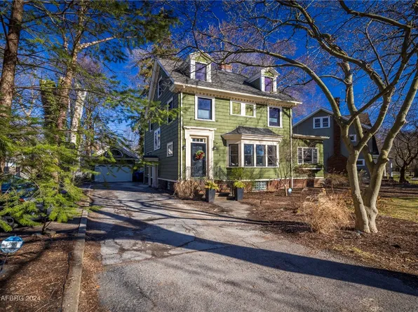 8 Merchants Rd, Rochester, NY 14609