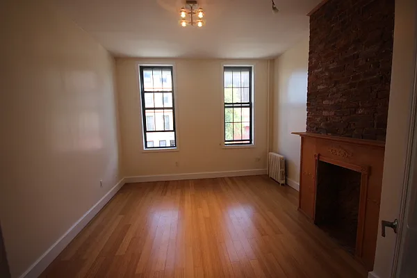 Rented by Nooklyn NYC LLC | media 17