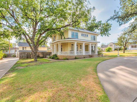 3rd image of 307 N 8th St