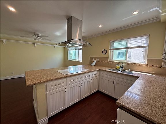 4th image of 415 2nd St