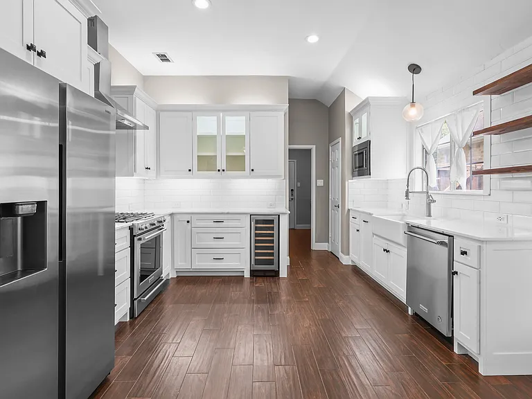 705 Tealwood Ln — Photo 4