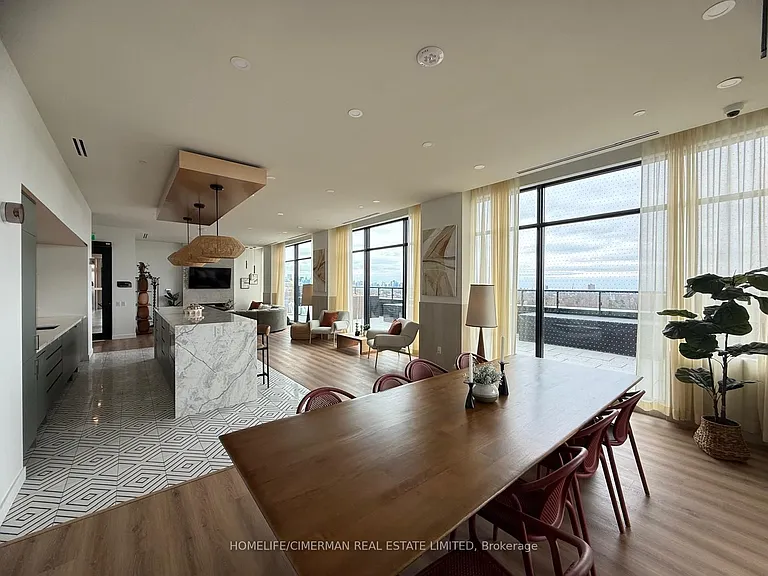 1660 Bloor St W #810 — Photo 31