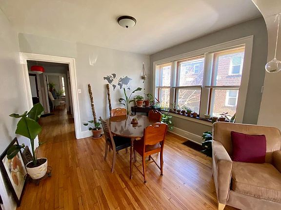 3rd image of 4937 Winona Ave