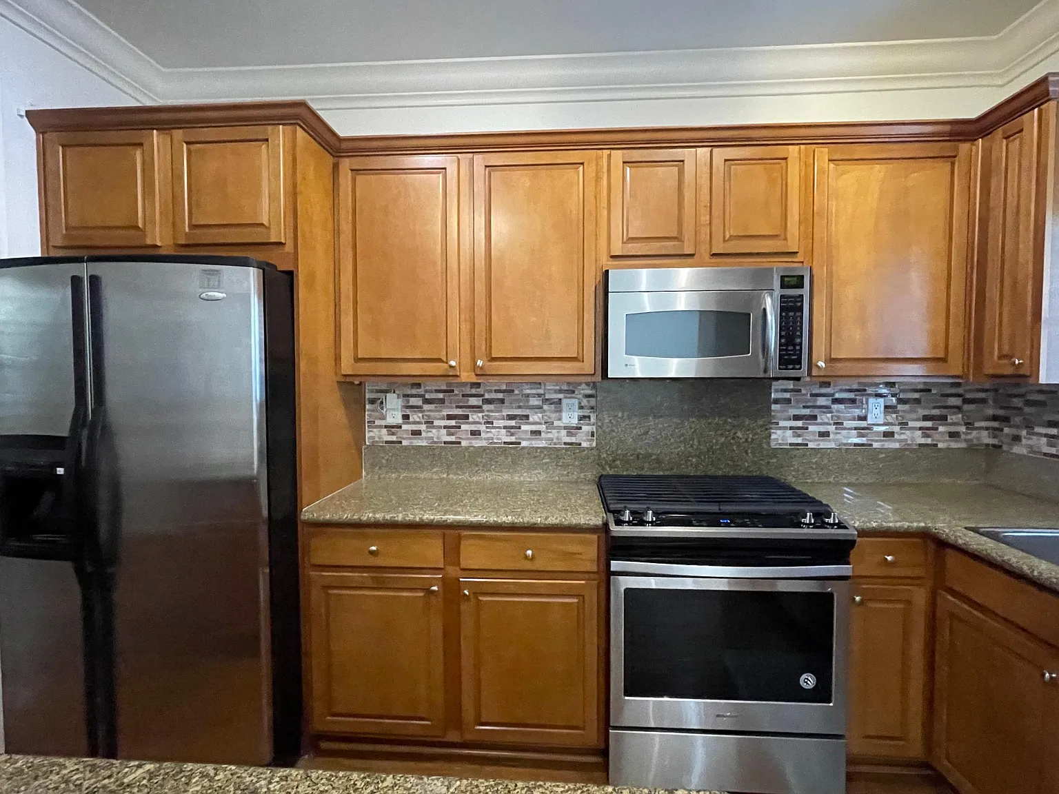 3 bed, 1300 sqft, $3,500 — Photo 3