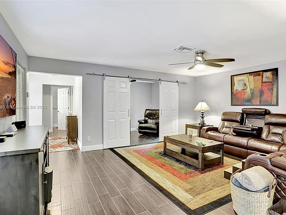 4th image of 1906 Coquina Way