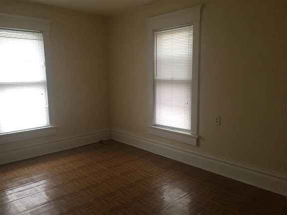 2nd image of 626 1/2 Dawson St