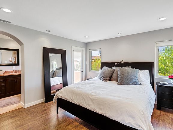 3rd image of 1561 Orange Ave #B