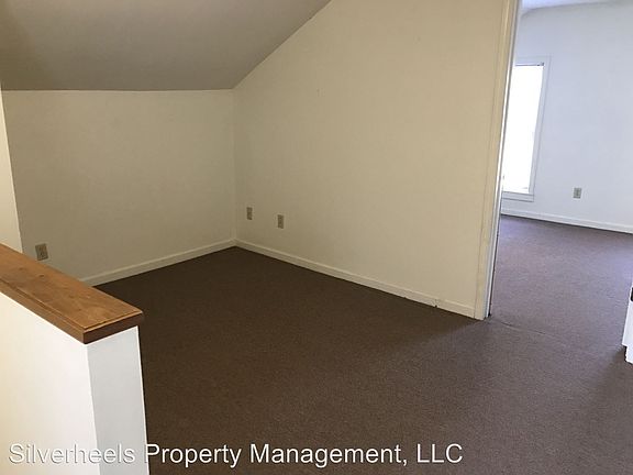 5th image of 206 Franklin St