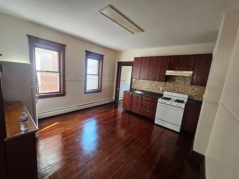 119 Virginia Ave — Photo 5
