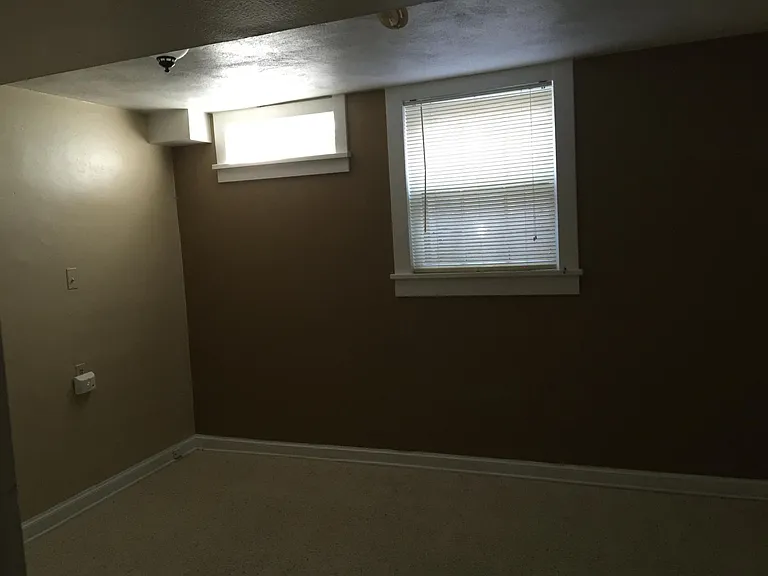 Lower bedroom