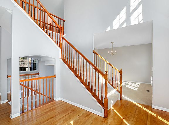 4th image of 480 Blue Heron Cir