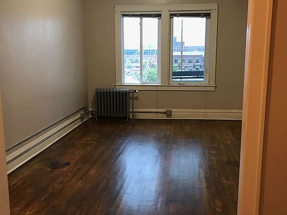 2nd image of 441 Division Ave S #443D