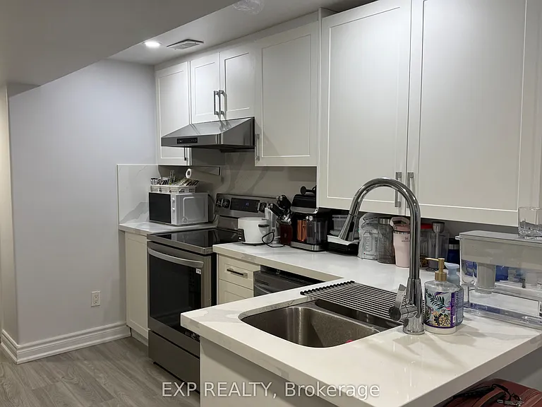 130 Adventure Cres #LOWER — Photo 7