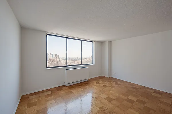 Rented by Nest Seekers International | media 4