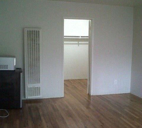 4th image of 11621 Darlington Ave #6