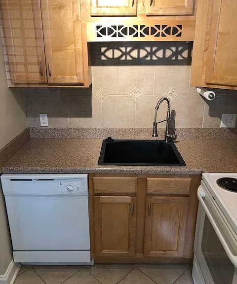 2018 S Milledge Ave #4 — Photo 4