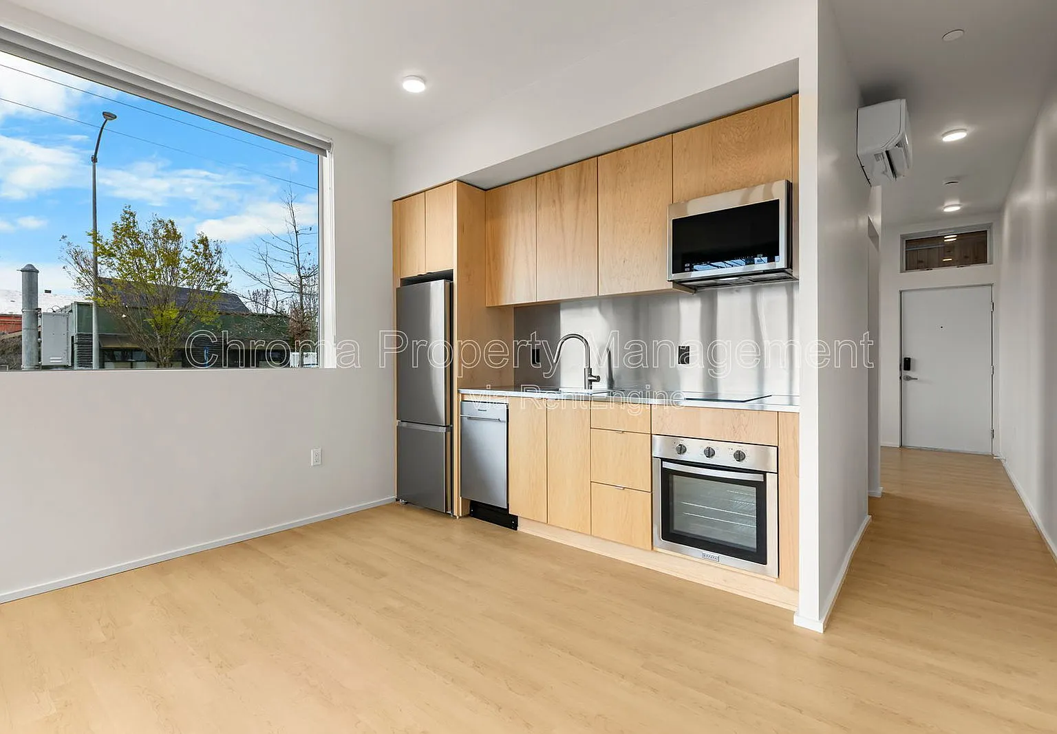 Studio, 1.0 bath, 380 sqft, $1,175 — Photo 1