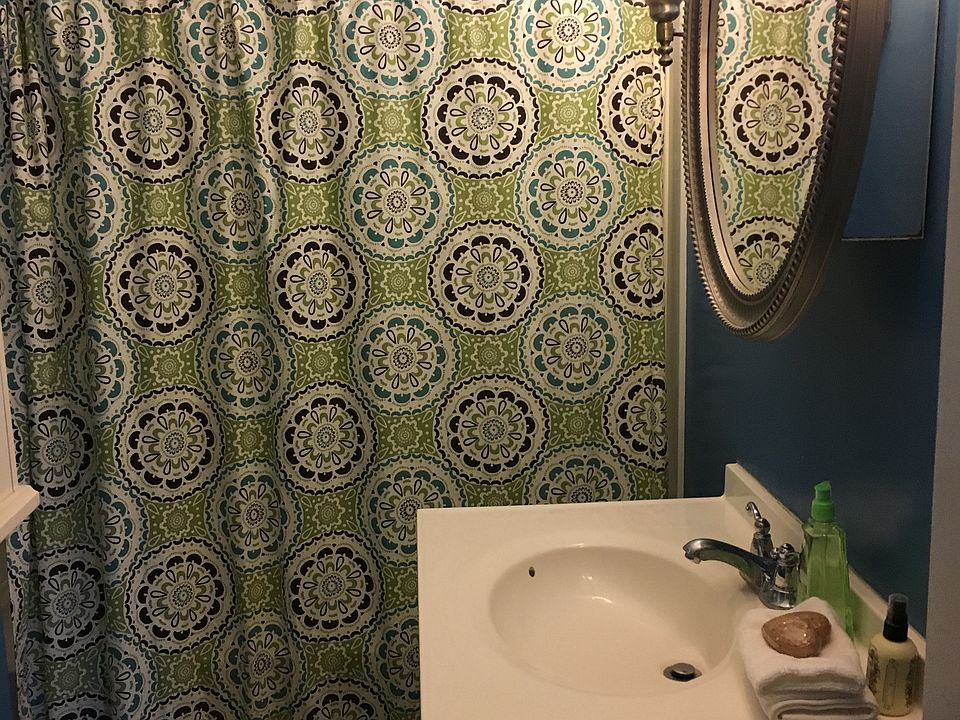 2nd image of 831 Georgia Ave