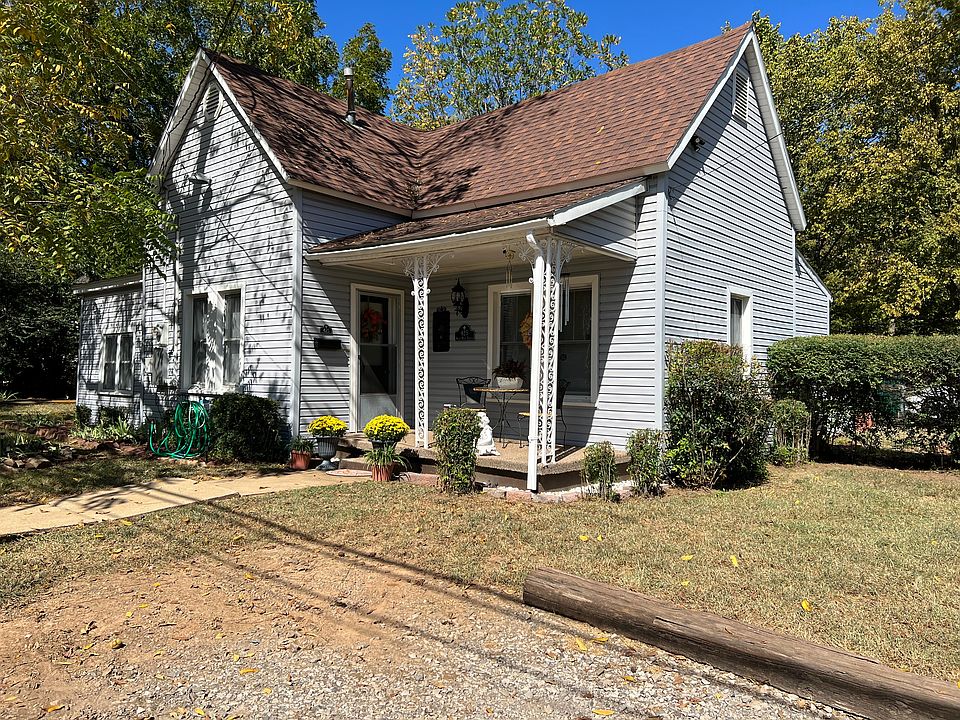 425 W Main St, Booneville, AR 72927 Zillow