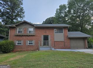 582 Roxbury Dr, Riverdale, GA 30274