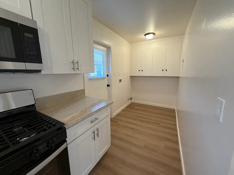 318 S Bedford Rd #318 — Photo 6