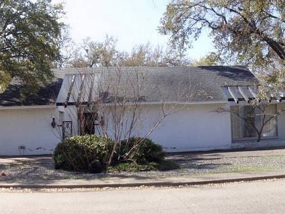 1st image of 1702 Alexander Dr