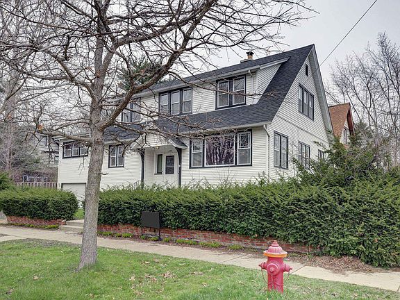 2nd image of 1555 Ashland Ave