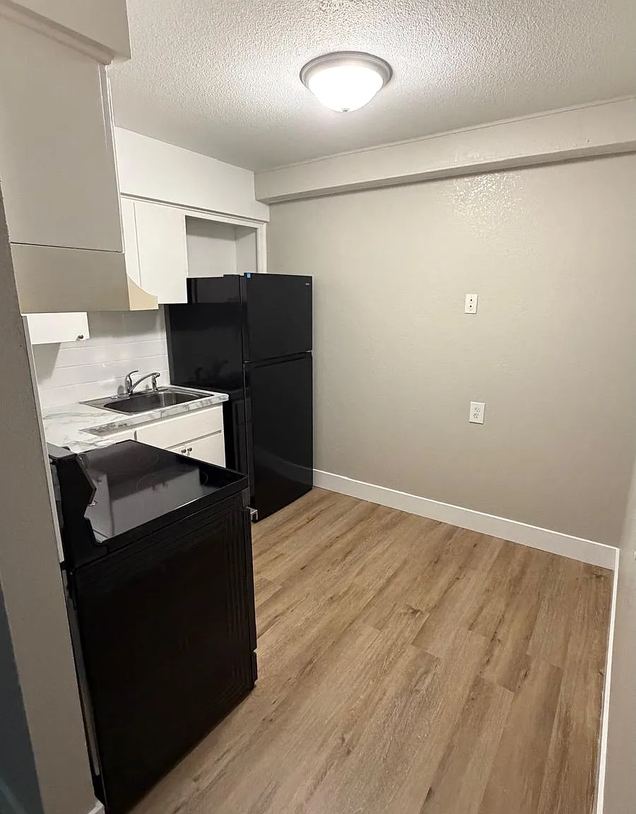 2 bed, 650 sqft, $950 — Photo 4