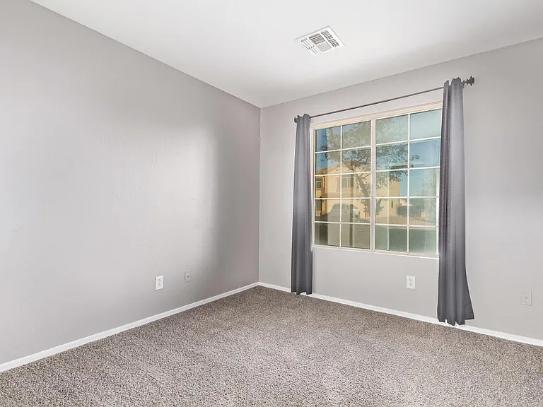 1368 S 232nd Ave — Photo 29