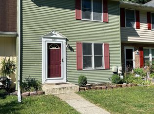 1089 Holmespun Dr, Pasadena, MD 21122