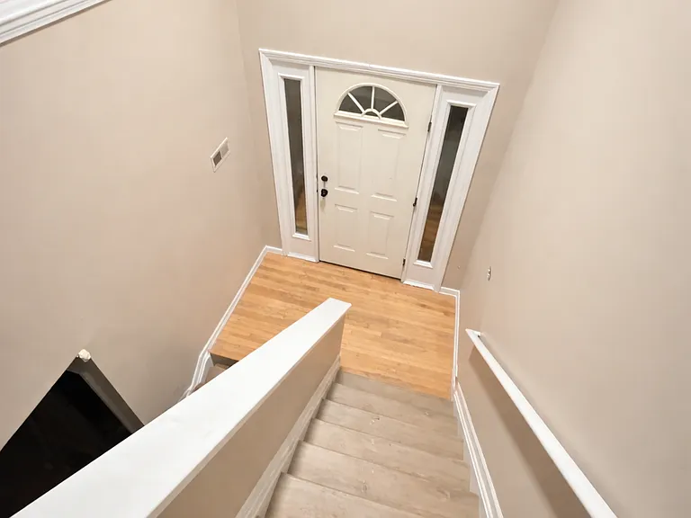 7365 Maplelawn Dr — Photo 3