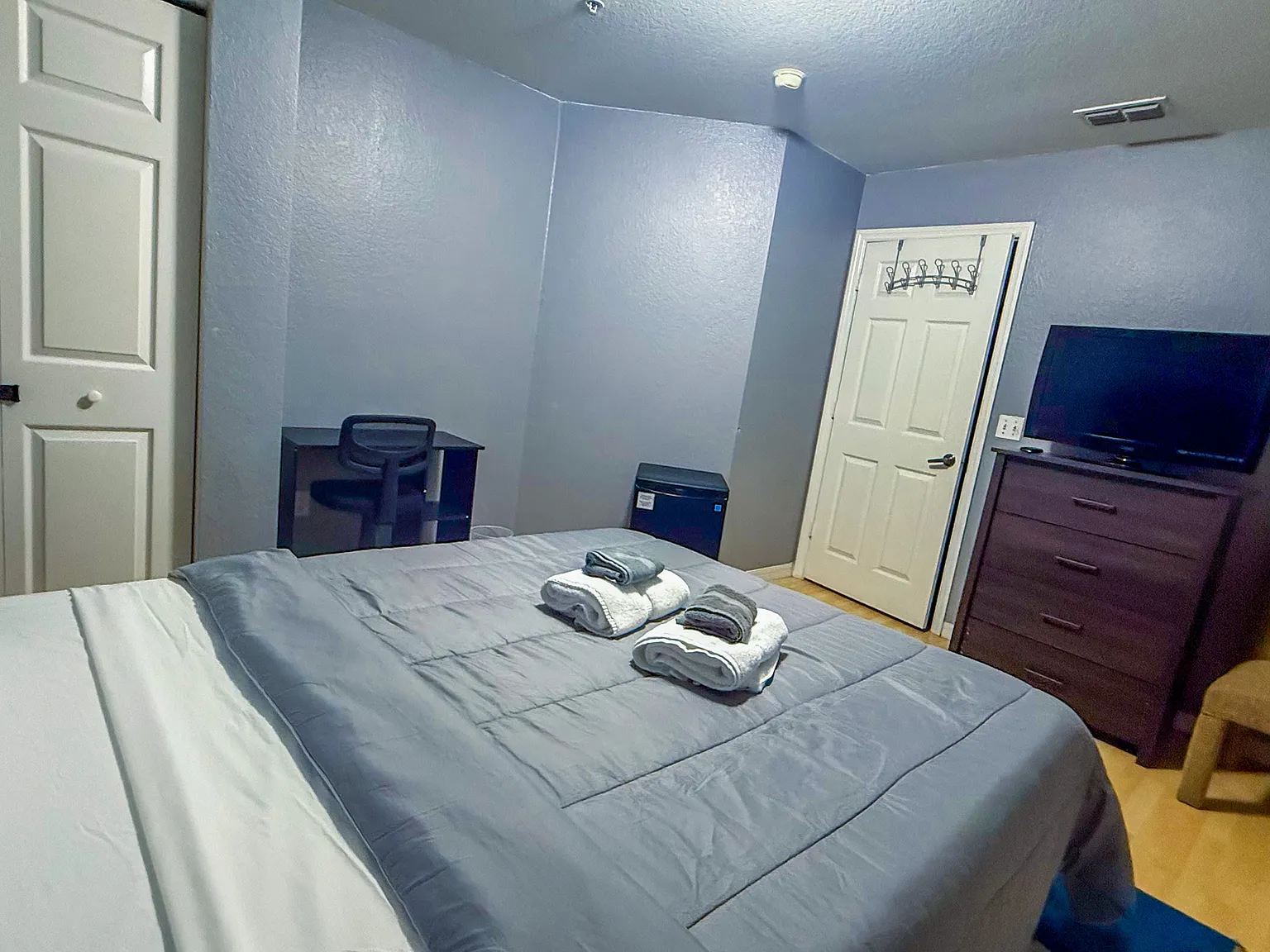 3 bed, $800 — Photo 2