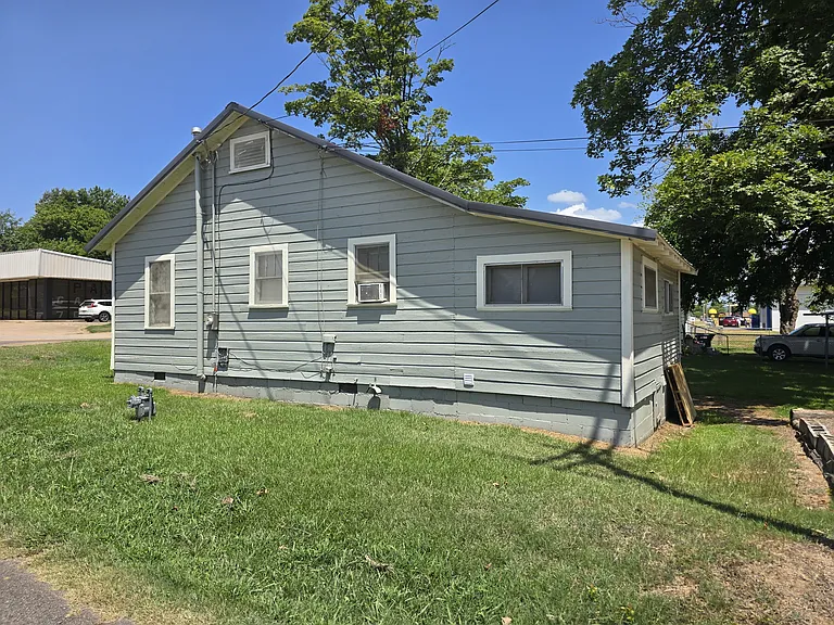 813 S Rogers St — Photo 27